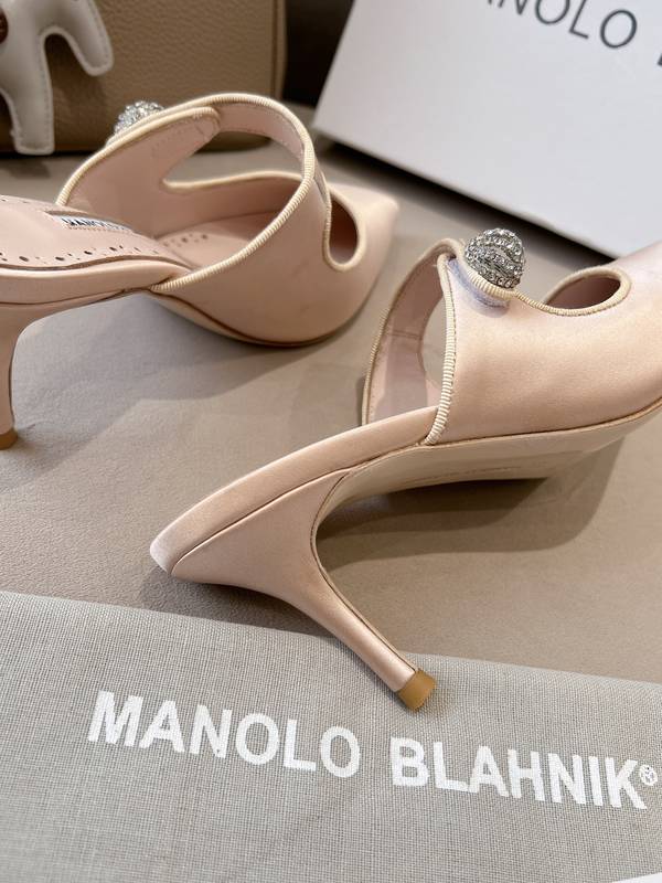 Manolo Blahnik Shoes MBS00059